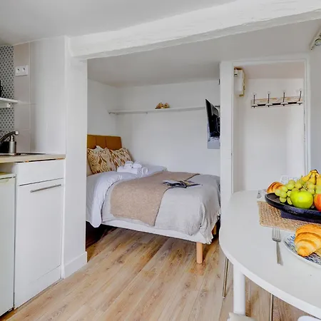 Charming - Steps From Le Marais & Montorgueil 아파트 *