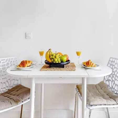 Charming - Steps From Le Marais & Montorgueil 아파트 파리